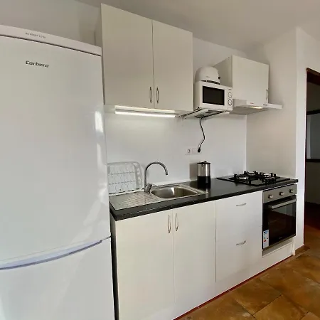 Апартаменты Robert's House In