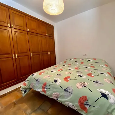 شقة Robert's House In تيناجون